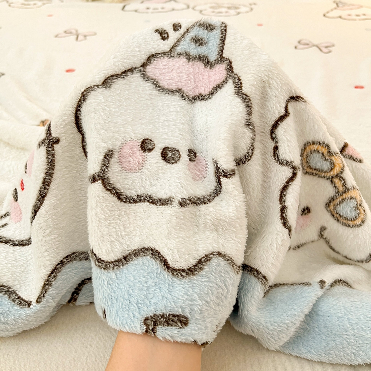 91家纺网 家纺一手货源 找家纺 川悦生活 2025新款高克重双面雪花绒印花毛毯三件套 毛毯快乐派对