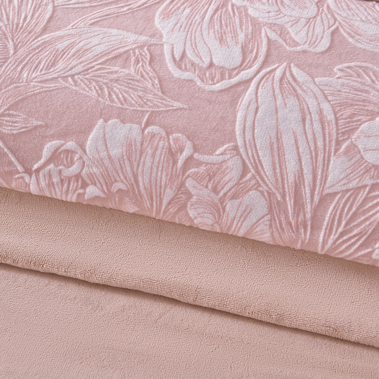 91家纺网 家纺一手货源 找家纺 湘雪家居  2025新款高克重雕花牛奶绒四件套 梦娜-黛玉粉