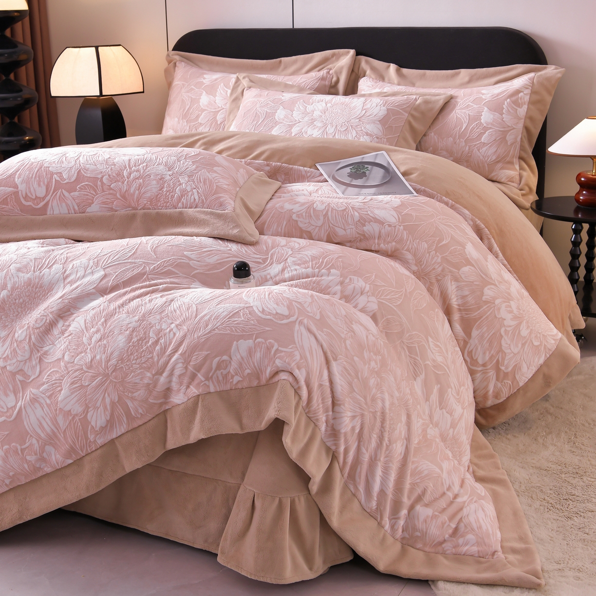 91家纺网 家纺一手货源 找家纺 湘雪家居  2025新款高克重雕花牛奶绒四件套 梦娜-黛玉粉