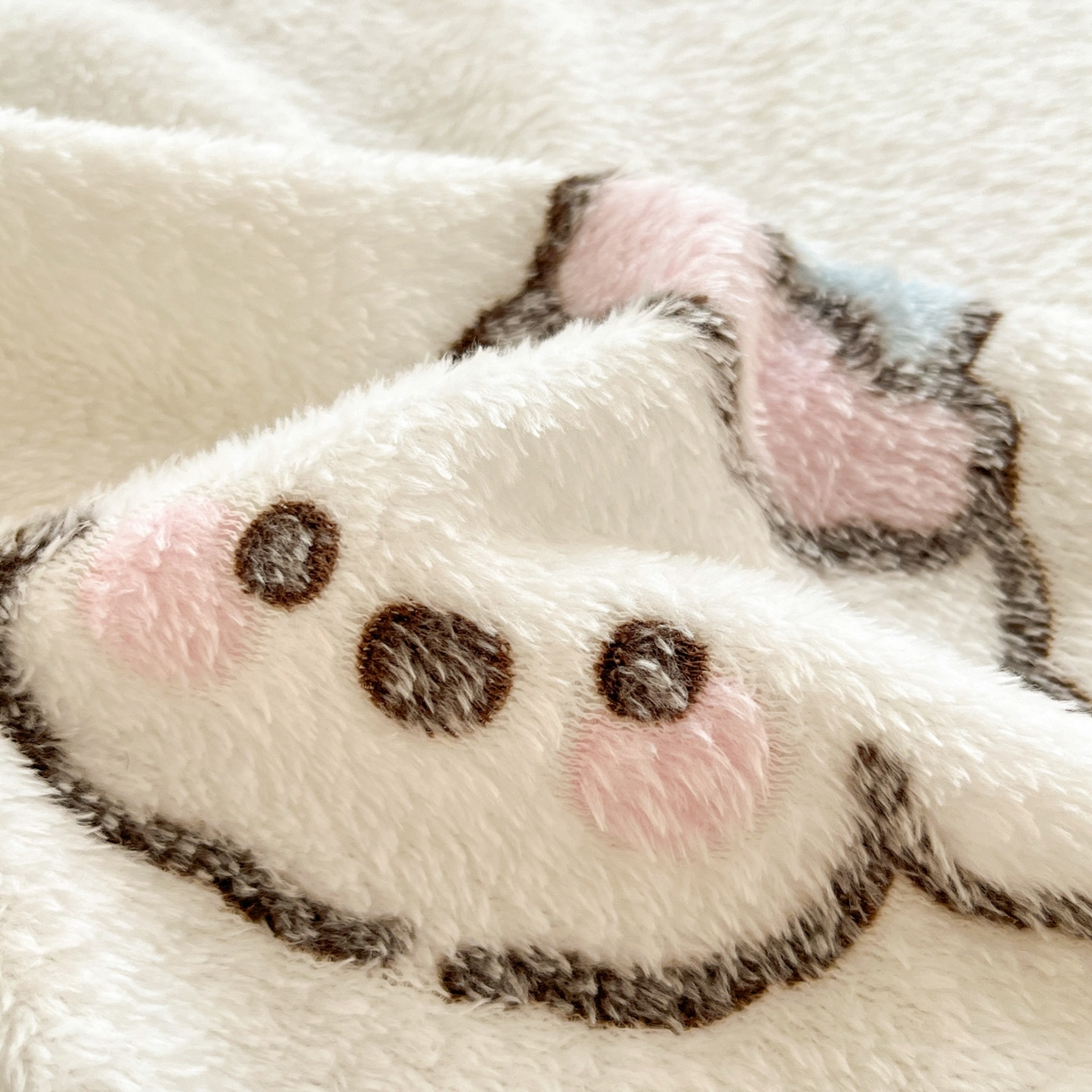 91家纺网 家纺一手货源 找家纺 川悦生活 2025新款高克重双面雪花绒印花毛毯三件套 毛毯快乐派对