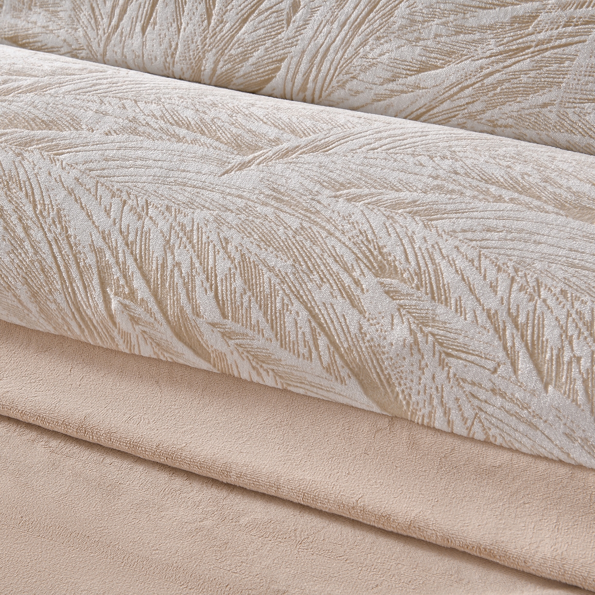 91家纺网 家纺一手货源 找家纺 湘雪家居  2025新款高克重雕花牛奶绒四件套 梦娜-芦苇咖