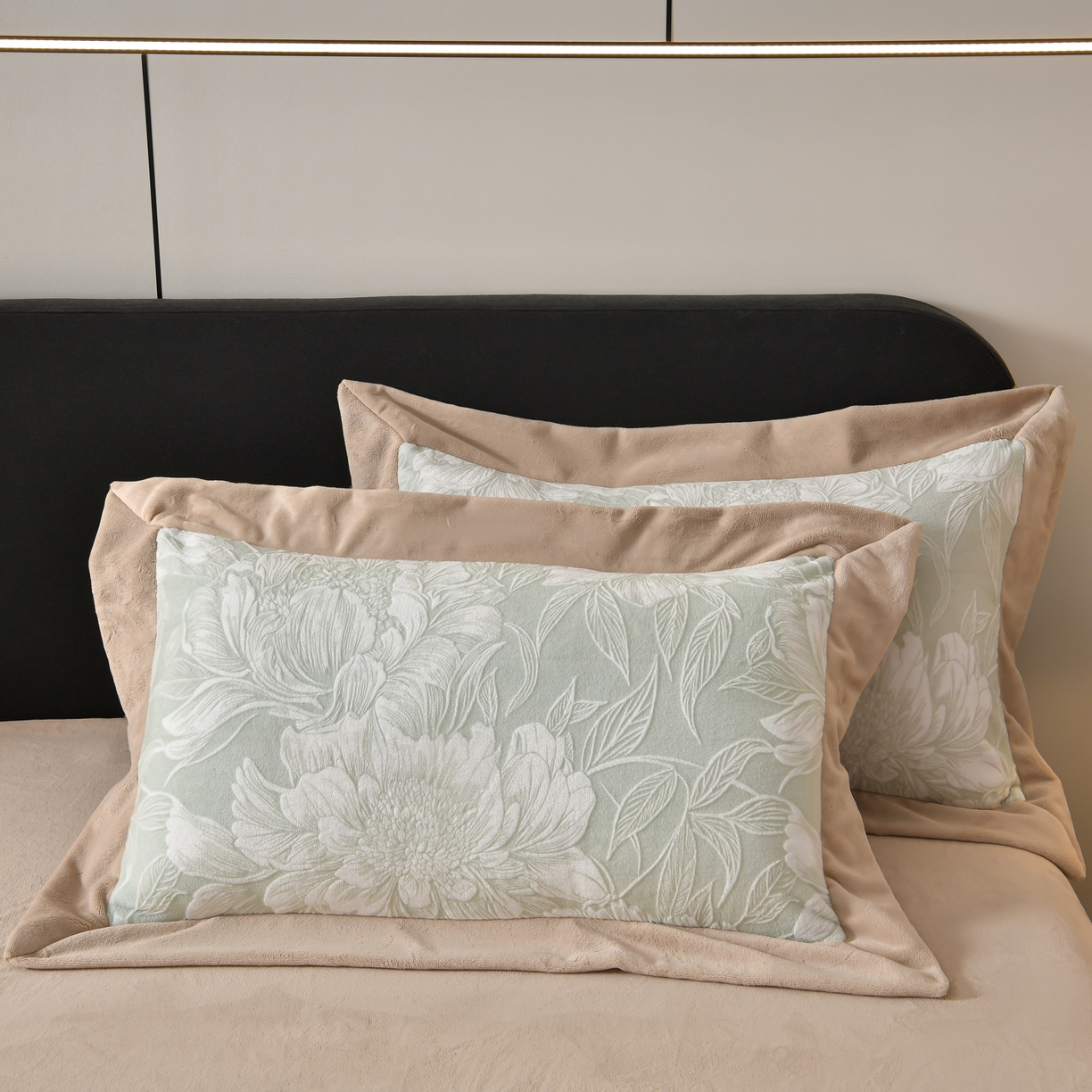 91家纺网 家纺一手货源 找家纺 湘雪家居  2025新款高克重雕花牛奶绒四件套 梦娜-浅绿