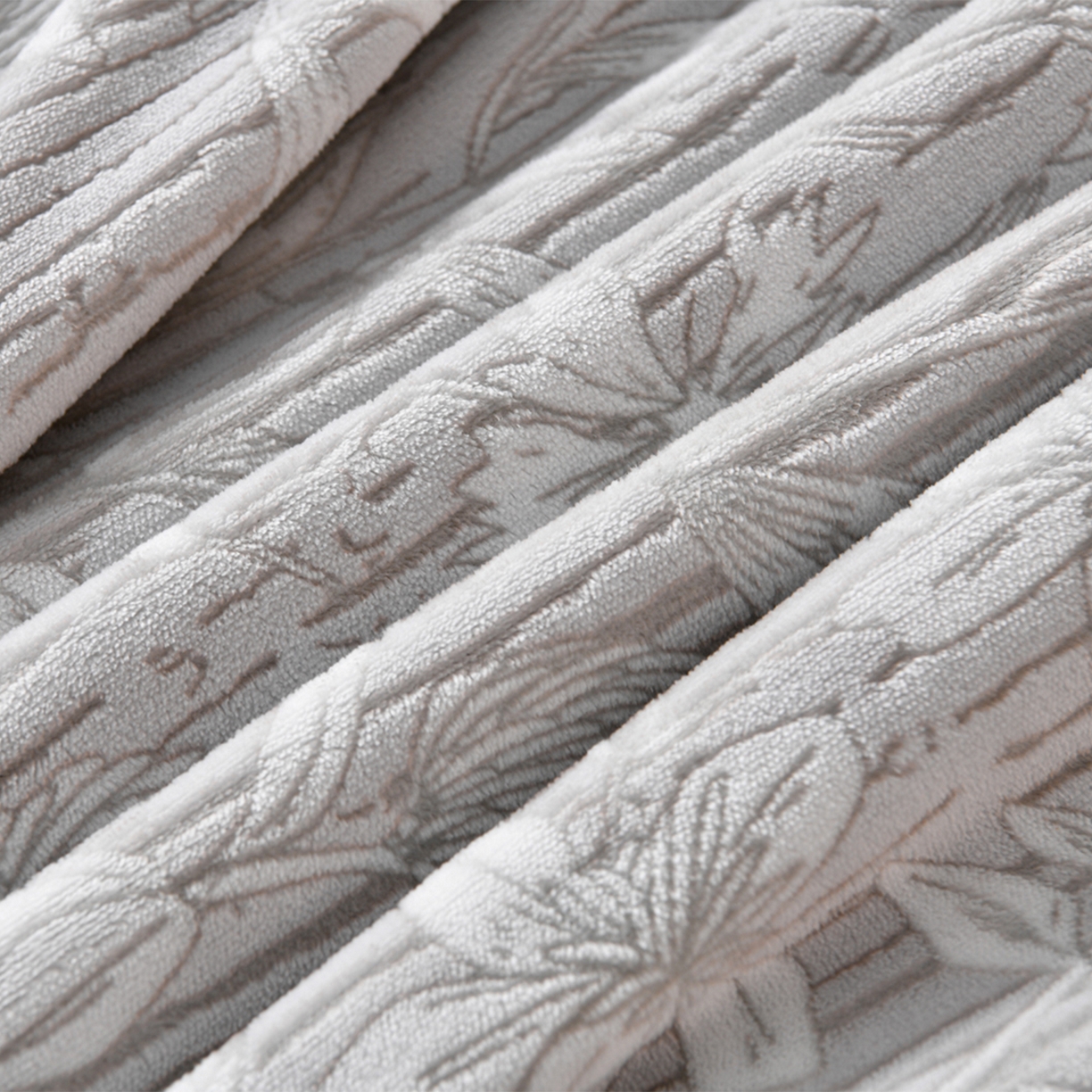 91家纺网 家纺一手货源 找家纺 湘雪家居  2025新款高克重雕花牛奶绒四件套 霜雪款-繁枝花开