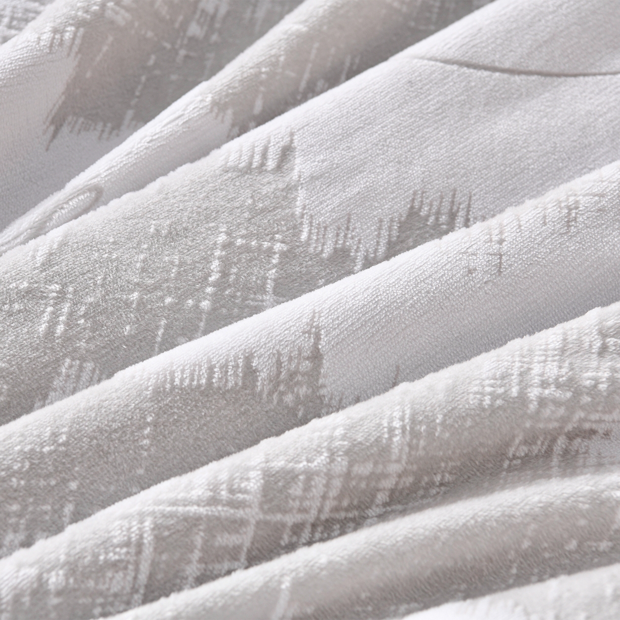 91家纺网 家纺一手货源 找家纺 湘雪家居  2025新款高克重雕花牛奶绒四件套 霜雪款-复古灰