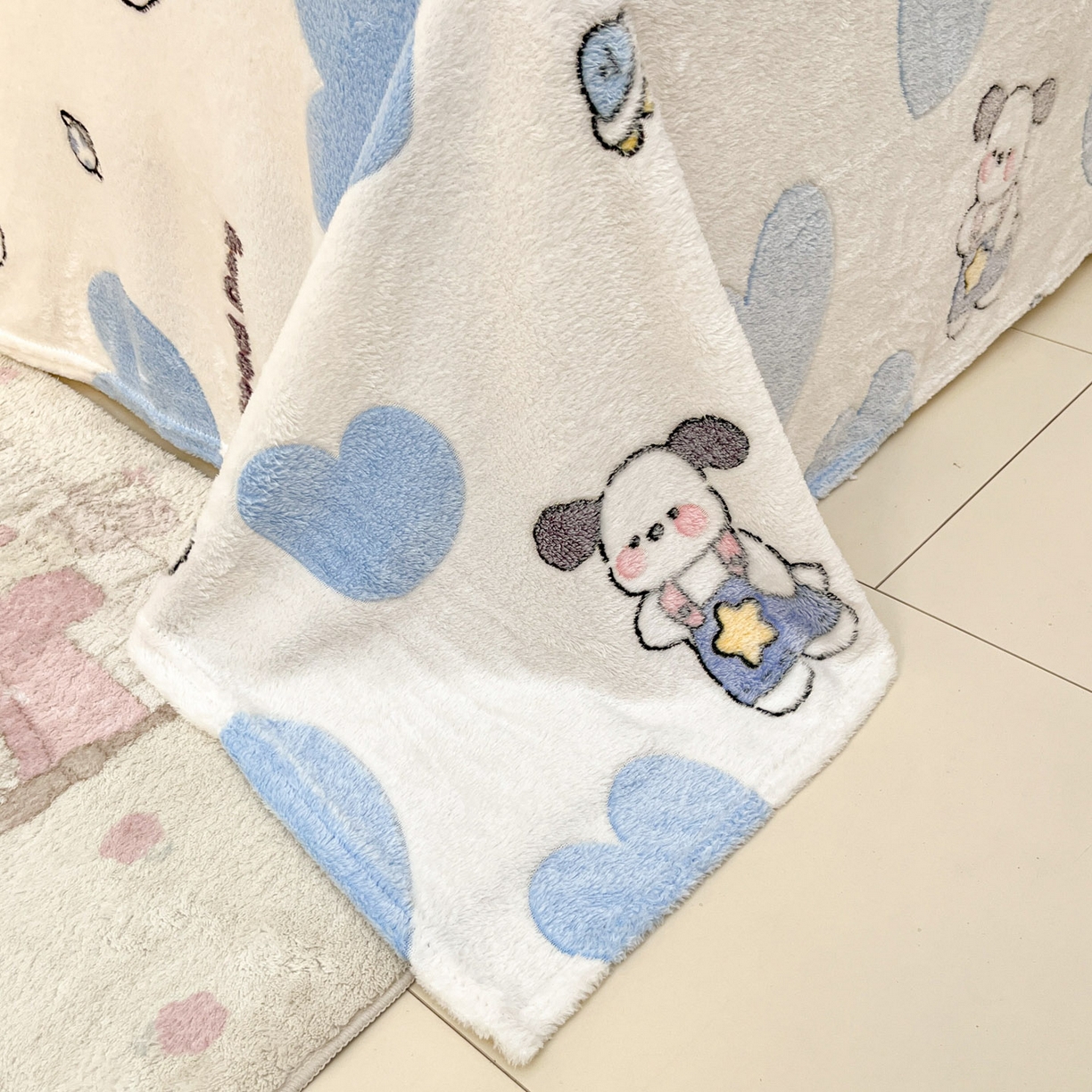 91家纺网 家纺一手货源 找家纺 川悦生活 2025新款高克重双面雪花绒印花毛毯三件套 毛毯快乐西高地