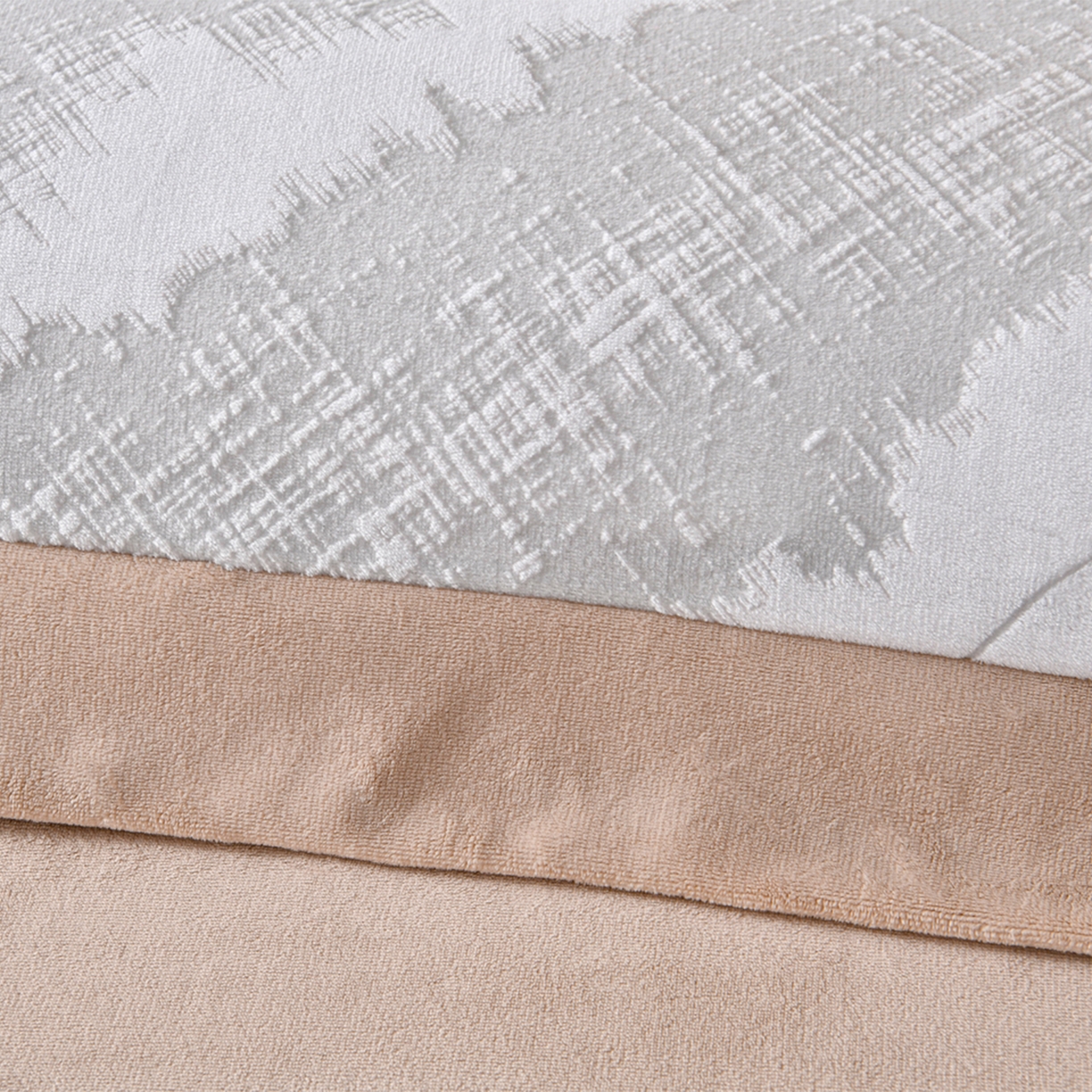 91家纺网 家纺一手货源 找家纺 湘雪家居  2025新款高克重雕花牛奶绒四件套 霜雪款-复古灰