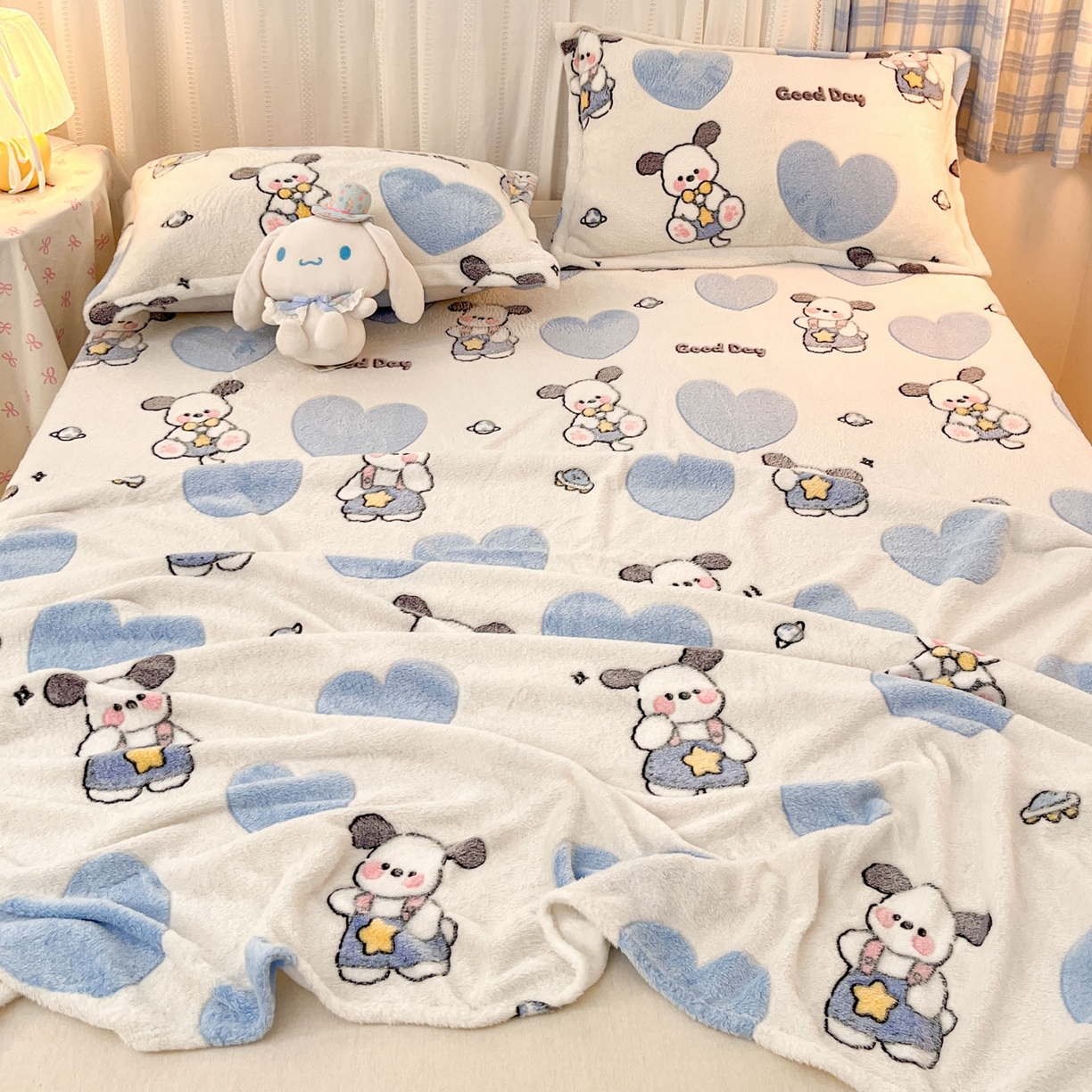 91家纺网 家纺一手货源 找家纺 川悦生活 2025新款高克重双面雪花绒印花毛毯三件套 毛毯快乐西高地