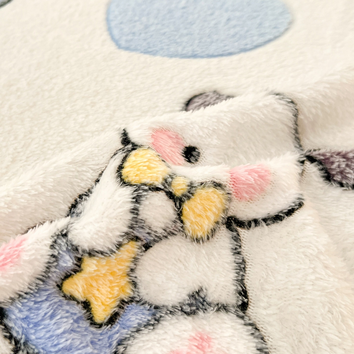 91家纺网 家纺一手货源 找家纺 川悦生活 2025新款高克重双面雪花绒印花毛毯三件套 毛毯快乐西高地