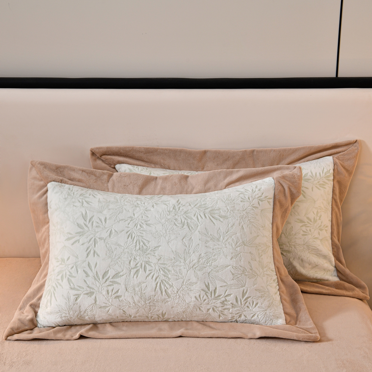 91家纺网 家纺一手货源 找家纺 湘雪家居  2025新款高克重雕花牛奶绒四件套 霜雪款-青竹绿