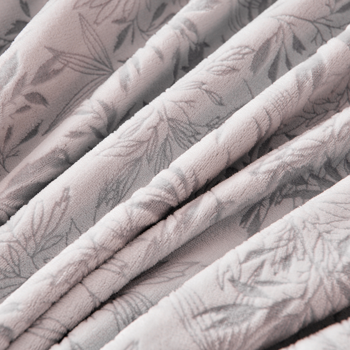 91家纺网 家纺一手货源 找家纺 湘雪家居  2025新款高克重雕花牛奶绒四件套 霜雪款-泫雅紫