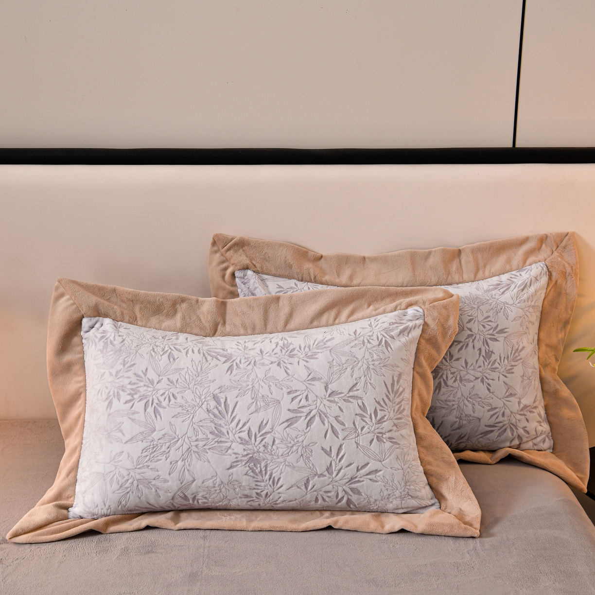 91家纺网 家纺一手货源 找家纺 湘雪家居  2025新款高克重雕花牛奶绒四件套 霜雪款-泫雅紫