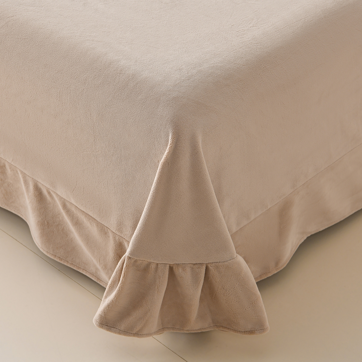 91家纺网 家纺一手货源 找家纺 湘雪家居  2025新款高克重雕花牛奶绒四件套 霜雪款-胭脂粉