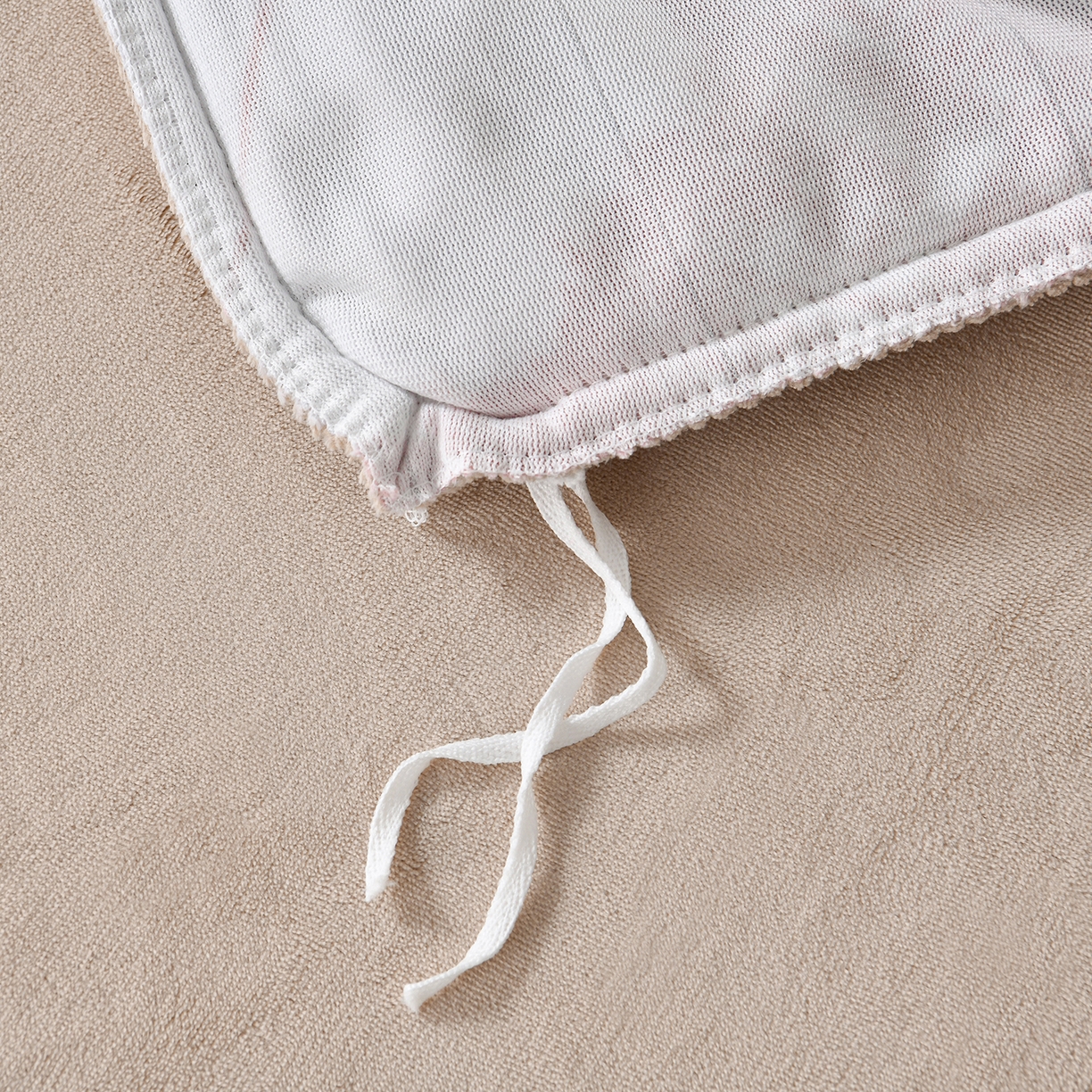 91家纺网 家纺一手货源 找家纺 湘雪家居  2025新款高克重雕花牛奶绒四件套 霜雪款-胭脂粉