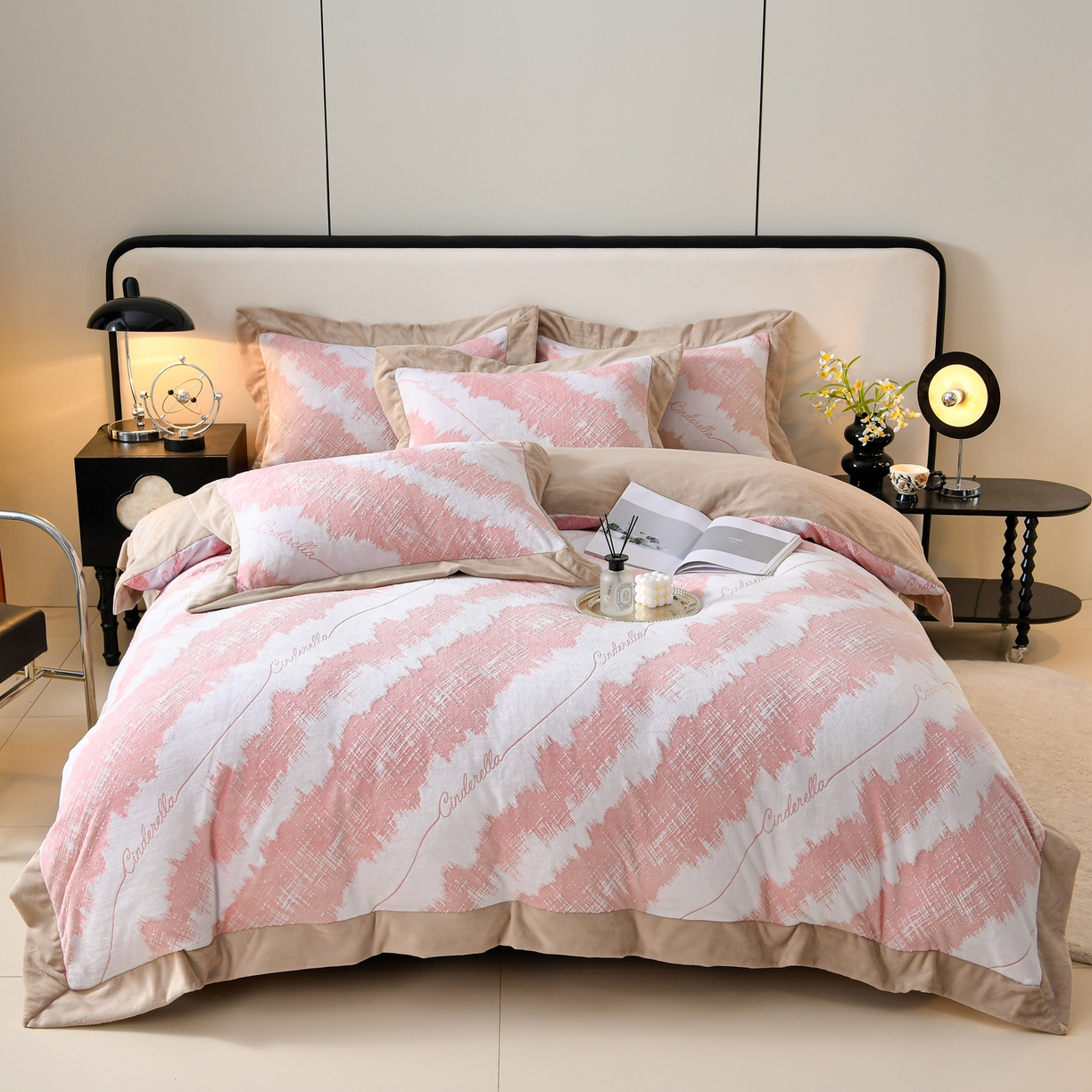 91家纺网 家纺一手货源 找家纺 湘雪家居  2025新款高克重雕花牛奶绒四件套 霜雪款-胭脂粉