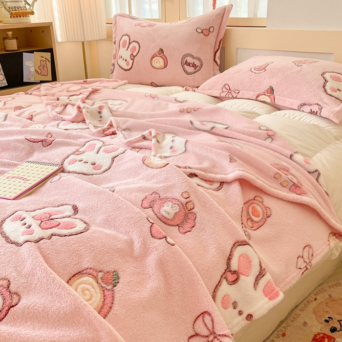 91家纺网 家纺一手货源 找家纺 川悦生活 2025新款高克重双面雪花绒印花毛毯三件套 毛毯蜜语奶兔