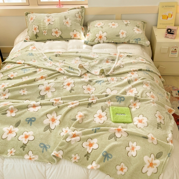 91家纺网 家纺一手货源 找家纺 川悦生活 2025新款高克重双面雪花绒印花毛毯三件套 毛毯奶芙小花