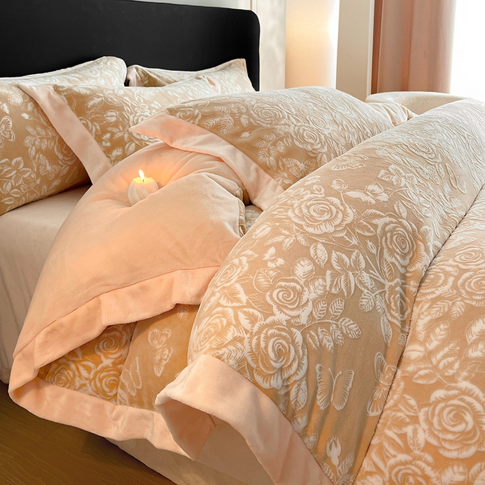 91家纺网 家纺一手货源 找家纺 （总）民新家纺 2025新款牛奶绒宽包边雕花四件套