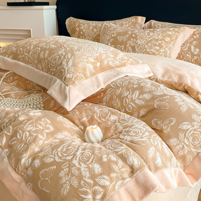 91家纺网 家纺一手货源 找家纺 （总）民新家纺 2025新款牛奶绒宽包边雕花四件套