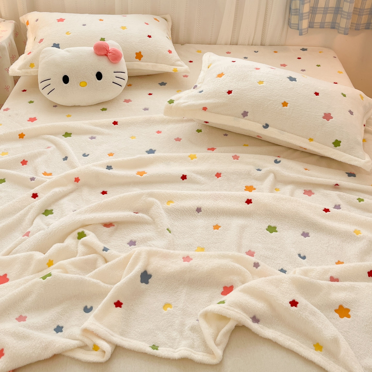 91家纺网 家纺一手货源 找家纺 川悦生活 2025新款高克重双面雪花绒印花毛毯三件套 毛毯奶昔星星