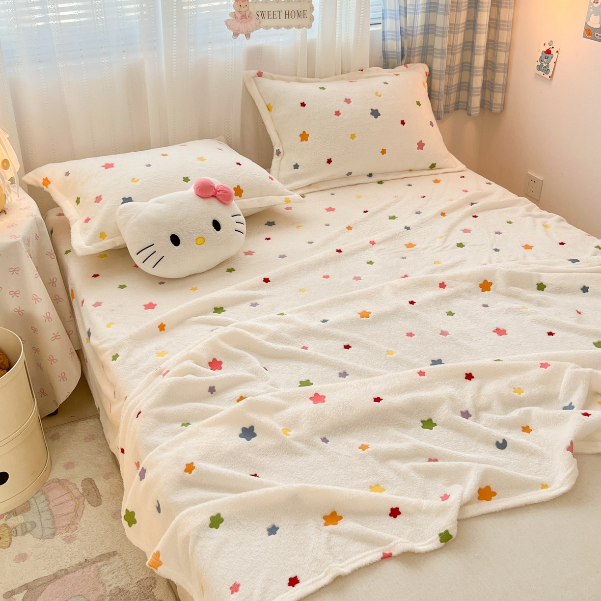 91家纺网 家纺一手货源 找家纺 川悦生活 2025新款高克重双面雪花绒印花毛毯三件套 毛毯奶昔星星