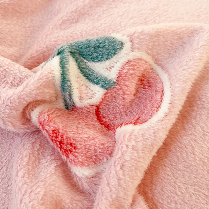 91家纺网 家纺一手货源 找家纺 川悦生活 2025新款高克重双面雪花绒印花毛毯三件套 毛毯桃心爱语