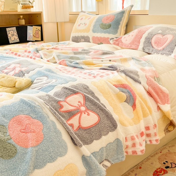 91家纺网 家纺一手货源 找家纺 川悦生活 2025新款高克重双面雪花绒印花毛毯三件套 毛毯甜蜜日常粉