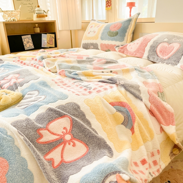 91家纺网 家纺一手货源 找家纺 川悦生活 2025新款高克重双面雪花绒印花毛毯三件套 毛毯甜蜜日常粉