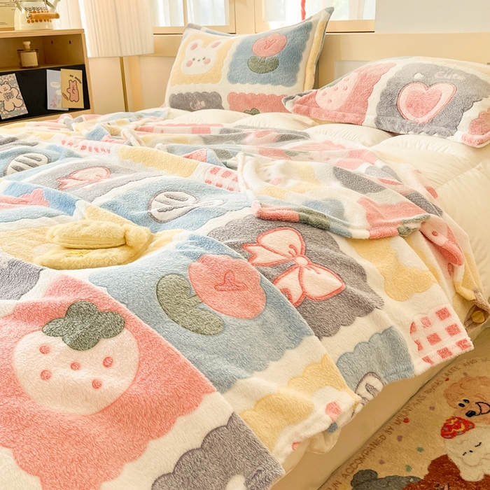 91家纺网 家纺一手货源 找家纺 川悦生活 2025新款高克重双面雪花绒印花毛毯三件套 毛毯甜蜜日常粉