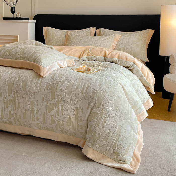 民新家纺 2025新款牛奶绒宽包边雕花四件套 英伦骑士-浅绿