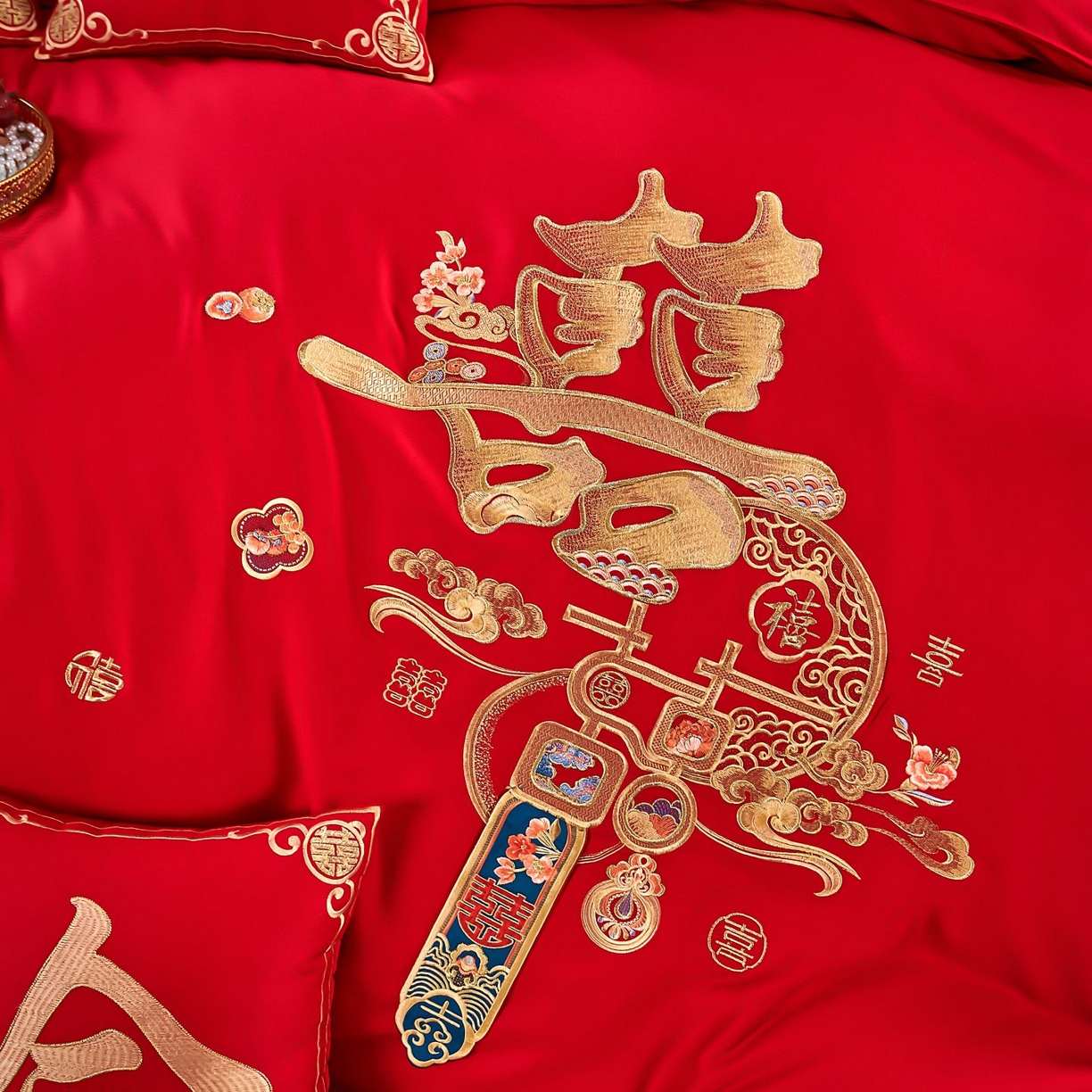 91家纺网 家纺一手货源 找家纺 皇潮婚庆馆 2025新款A类布款全棉刺绣婚庆四件套系列 喜迎鸿运