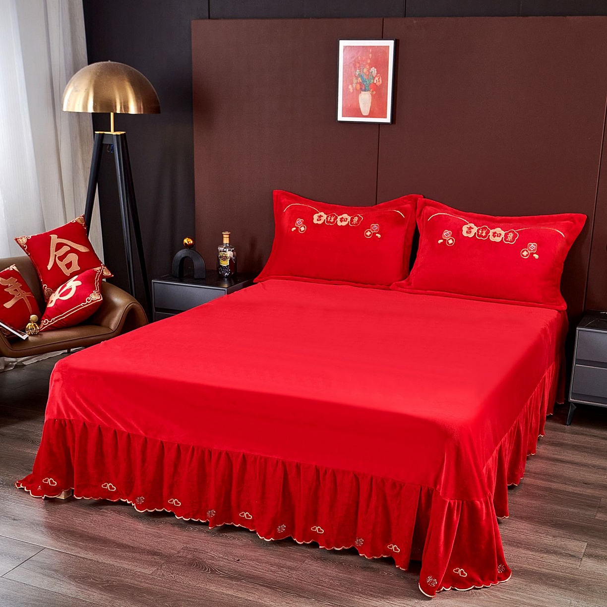 91家纺网 家纺一手货源 找家纺 （总）皇潮婚庆馆 2025新款婚庆牛奶绒刺绣床裙四件套系列