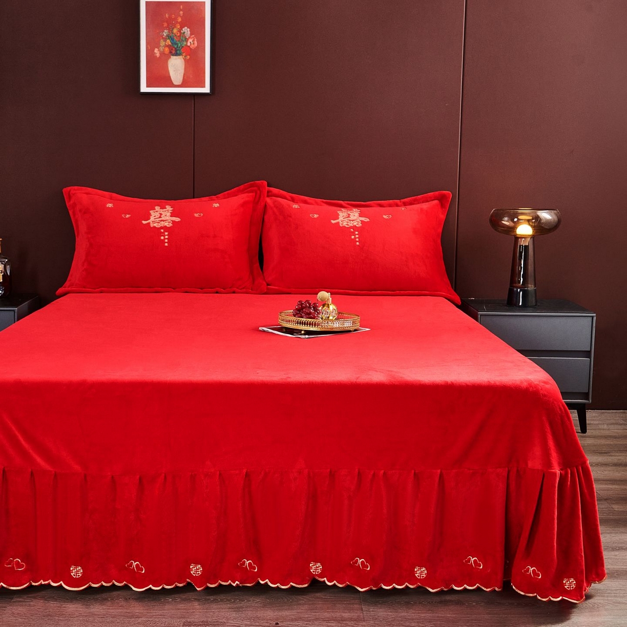 91家纺网 家纺一手货源 找家纺 皇潮婚庆馆 2025新款婚庆牛奶绒刺绣床裙四件套系列 喜嫁