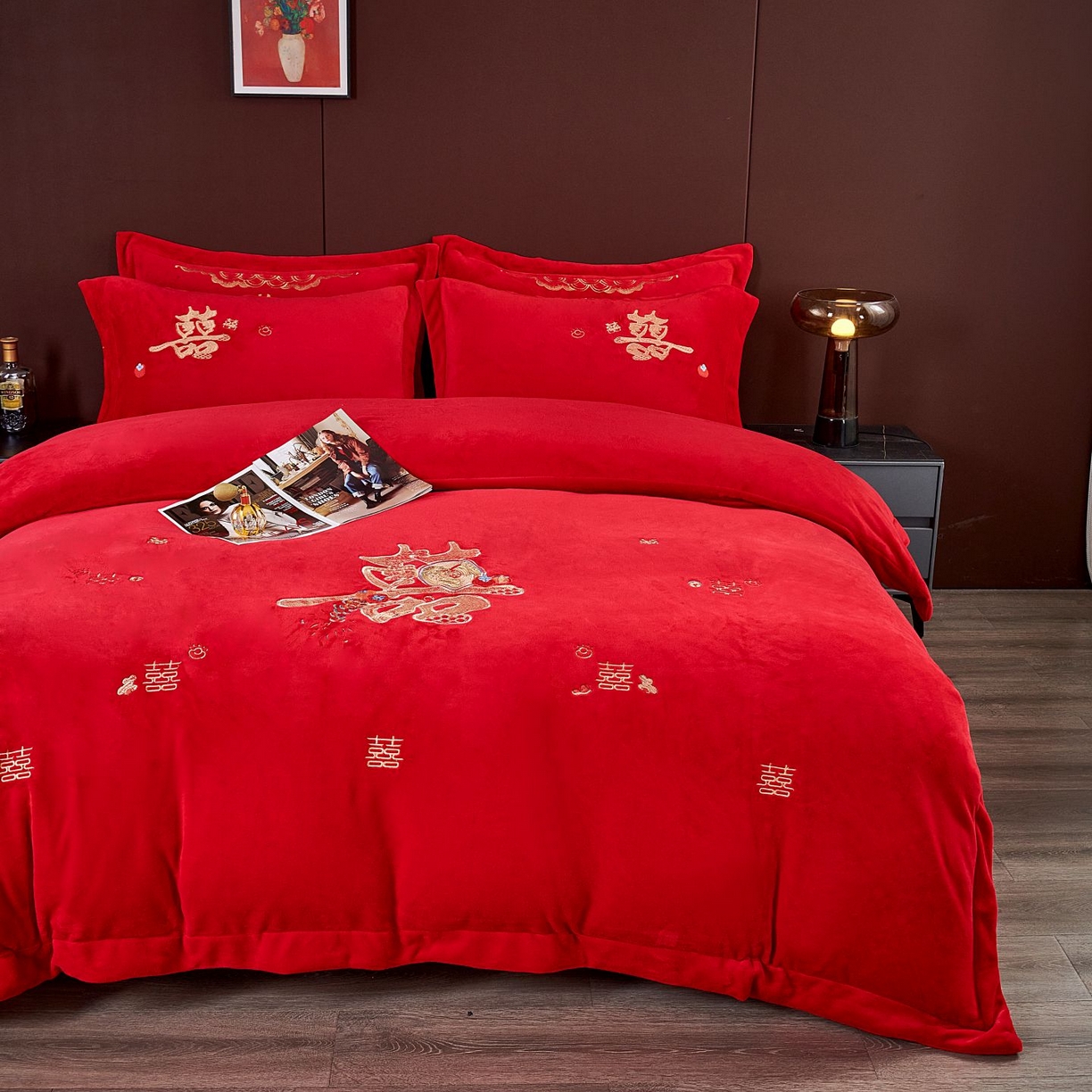 91家纺网 家纺一手货源 找家纺 皇潮婚庆馆 2025新款婚庆牛奶绒刺绣床裙四件套系列 喜事连连