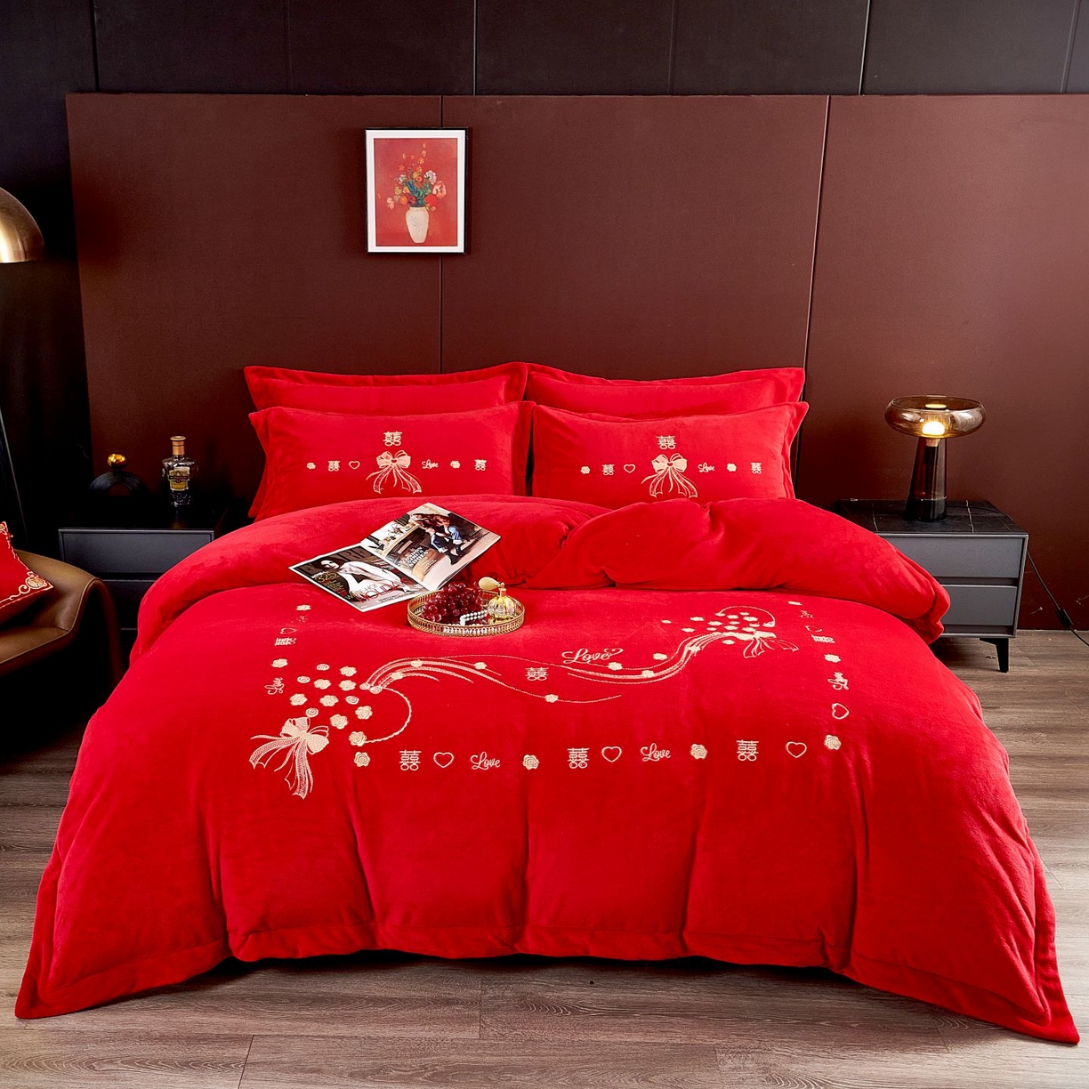 皇潮婚庆馆 2025新款婚庆牛奶绒刺绣床裙四件套系列 心心相印