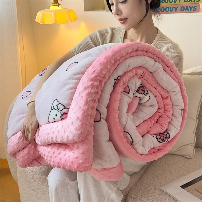 91家纺网 家纺一手货源 找家纺 默忆 2025新款牛奶绒豆豆被被子被芯 比耶kt猫