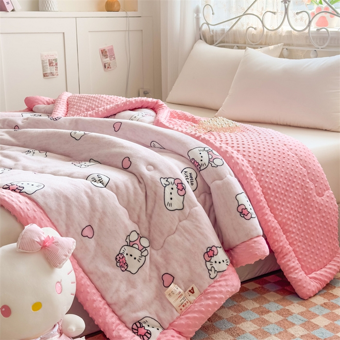 91家纺网 家纺一手货源 找家纺 默忆 2025新款牛奶绒豆豆被被子被芯 比耶kt猫