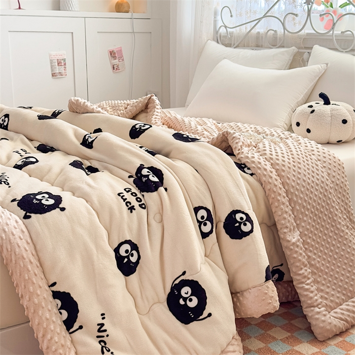 91家纺网 家纺一手货源 找家纺 默忆 2025新款牛奶绒豆豆被被子被芯 小煤球