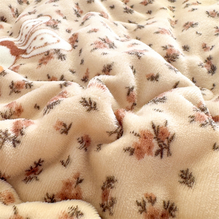 91家纺网 家纺一手货源 找家纺 默忆 2025新款牛奶绒豆豆被被子被芯 乖乖兔