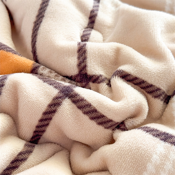 91家纺网 家纺一手货源 找家纺 默忆 2025新款牛奶绒豆豆被被子被芯 简格