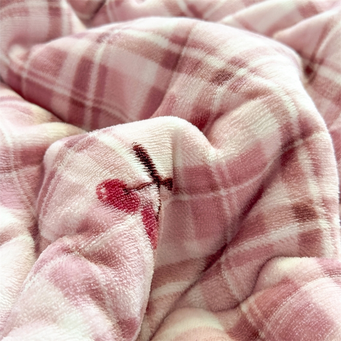91家纺网 家纺一手货源 找家纺 默忆 2025新款牛奶绒豆豆被被子被芯 樱桃