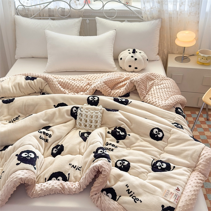 91家纺网 家纺一手货源 找家纺 默忆 2025新款牛奶绒豆豆被被子被芯 小煤球