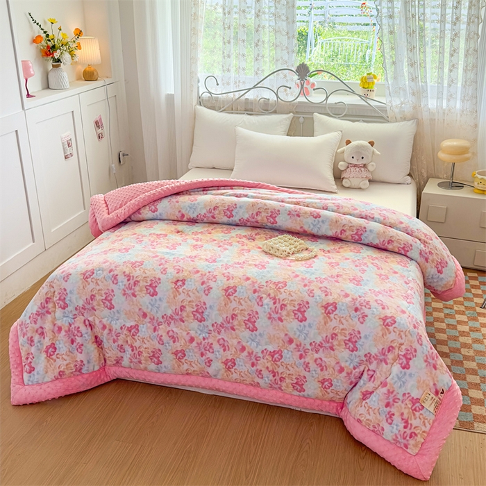 91家纺网 家纺一手货源 找家纺 默忆 2025新款牛奶绒豆豆被被子被芯 浪漫满屋