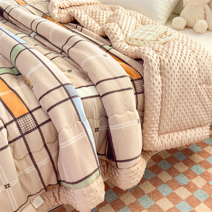 91家纺网 家纺一手货源 找家纺 默忆 2025新款牛奶绒豆豆被被子被芯 简格