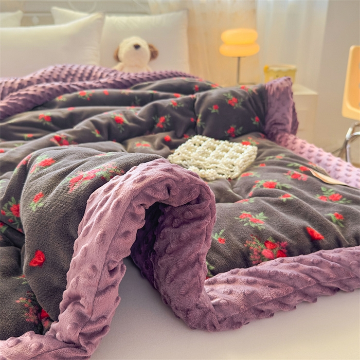 91家纺网 家纺一手货源 找家纺 默忆 2025新款牛奶绒豆豆被被子被芯 玫瑰