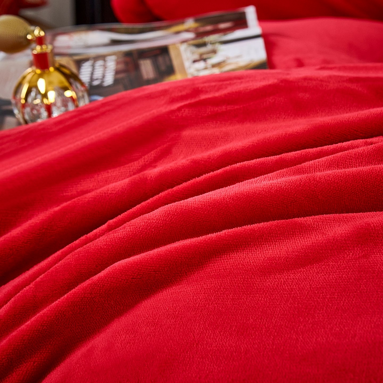 91家纺网 家纺一手货源 找家纺 皇潮婚庆馆 2025新款婚庆牛奶绒刺绣床裙四件套系列 喜事连连