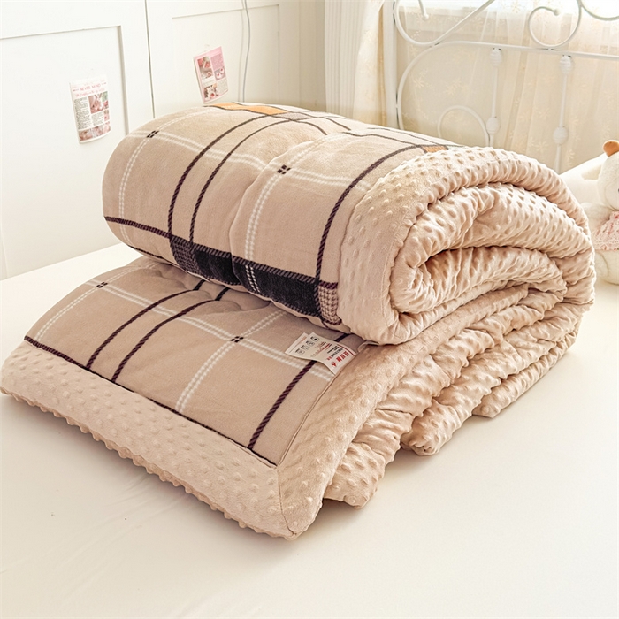 91家纺网 家纺一手货源 找家纺 默忆 2025新款牛奶绒豆豆被被子被芯 简格