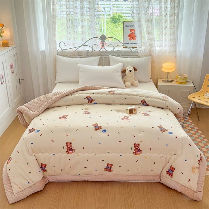 91家纺网 家纺一手货源 找家纺 默忆 2025新款牛奶绒豆豆被被子被芯 小熊派对