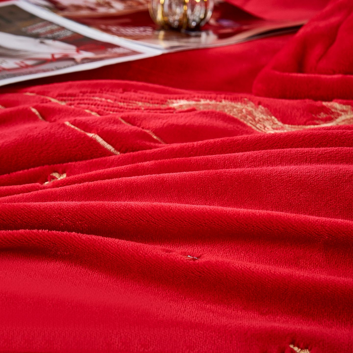 91家纺网 家纺一手货源 找家纺 皇潮婚庆馆 2025新款婚庆牛奶绒刺绣床裙四件套系列 吉祥如意