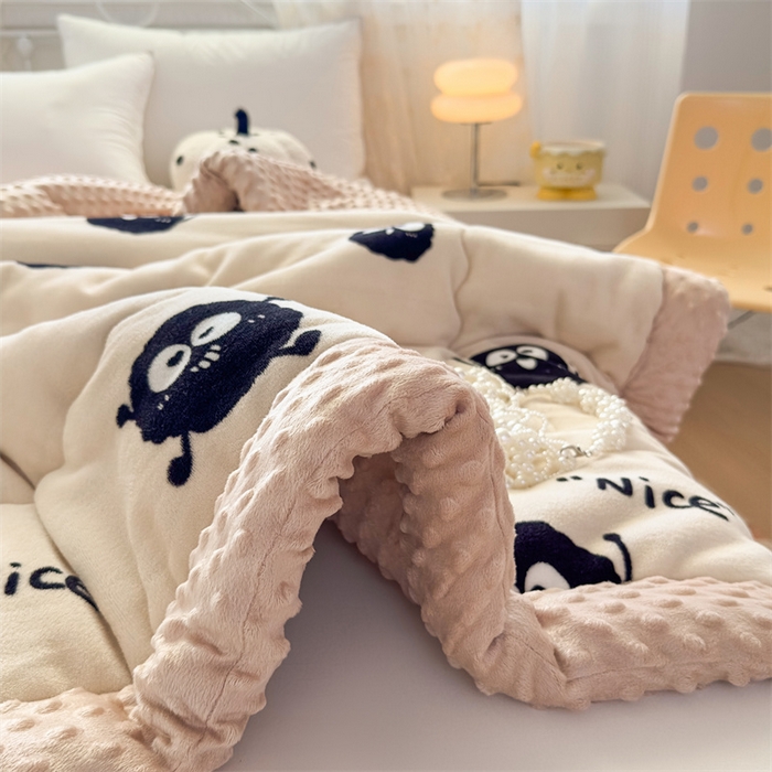 91家纺网 家纺一手货源 找家纺 默忆 2025新款牛奶绒豆豆被被子被芯 小煤球