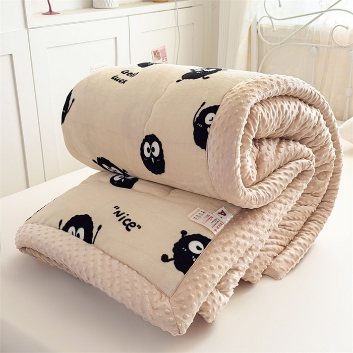 91家纺网 家纺一手货源 找家纺 默忆 2025新款牛奶绒豆豆被被子被芯 小煤球